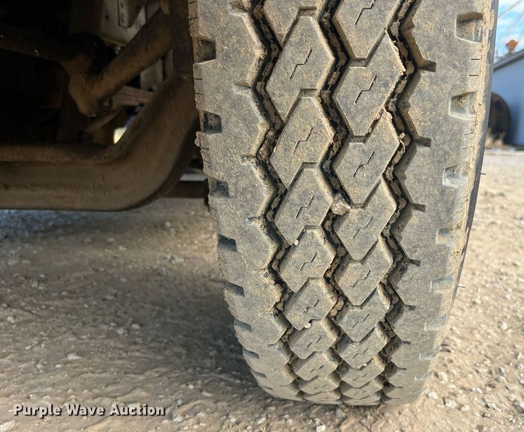 image for item MG9480 1988 GMC C6000  utility / service truck