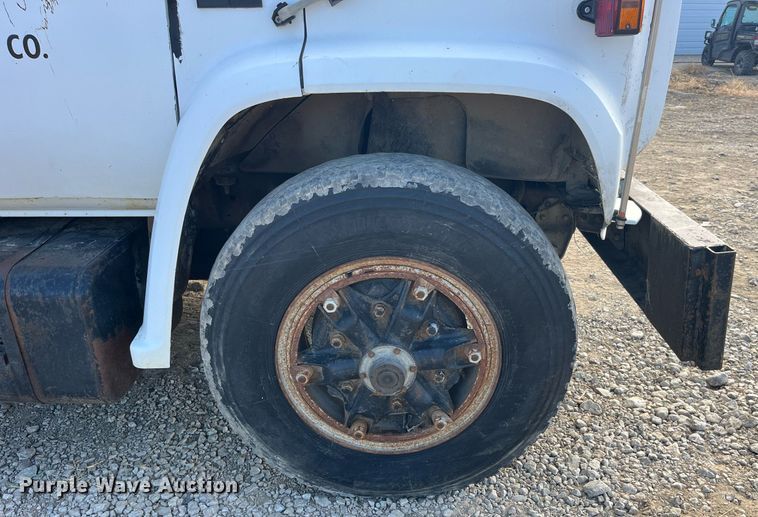 image for item MG9480 1988 GMC C6000  utility / service truck