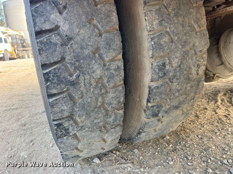 image for item MG9480 1988 GMC C6000  utility / service truck