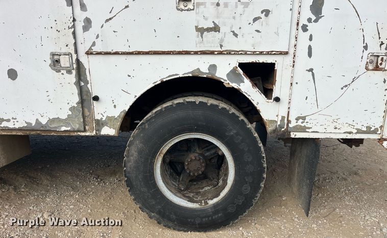 image for item MG9480 1988 GMC C6000  utility / service truck