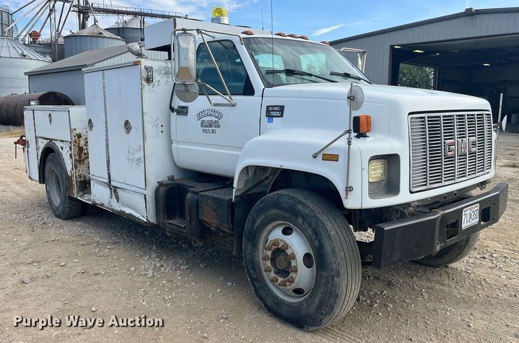 image for item MG9481 2000 GMC C7500  utility / service truck