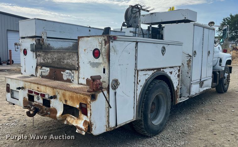image for item MG9481 2000 GMC C7500  utility / service truck