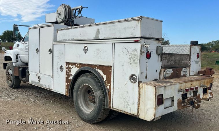 image for item MG9481 2000 GMC C7500  utility / service truck