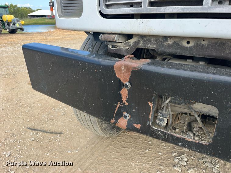 image for item MG9481 2000 GMC C7500  utility / service truck