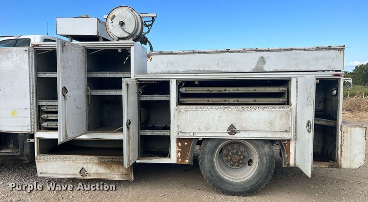 image for item MG9481 2000 GMC C7500  utility / service truck