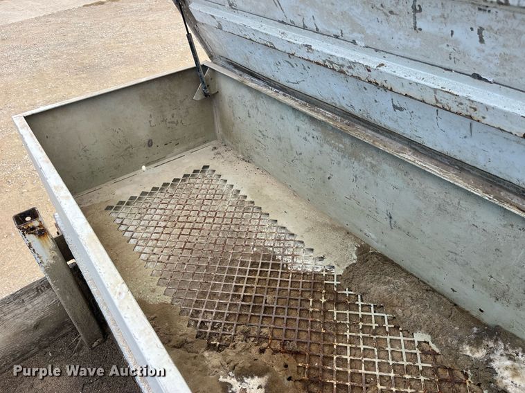 image for item MG9481 2000 GMC C7500  utility / service truck