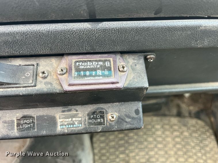 image for item MG9481 2000 GMC C7500  utility / service truck