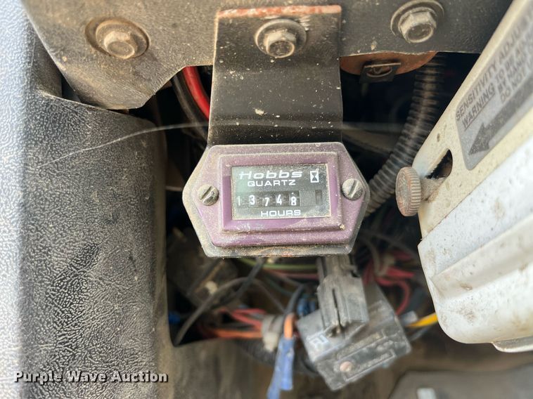 image for item MG9481 2000 GMC C7500  utility / service truck