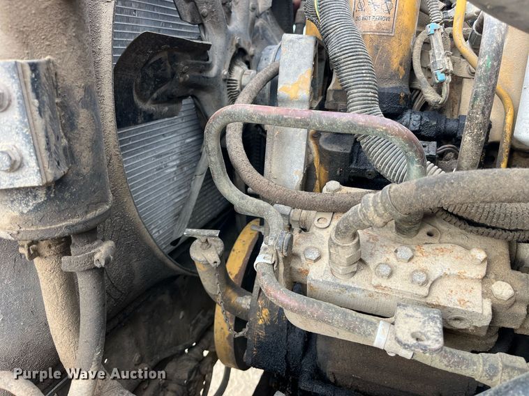 image for item MG9481 2000 GMC C7500  utility / service truck