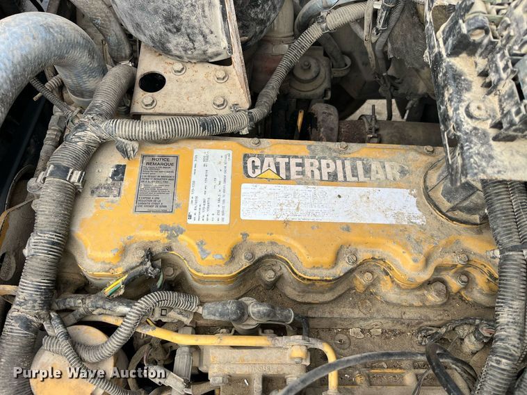 image for item MG9481 2000 GMC C7500  utility / service truck