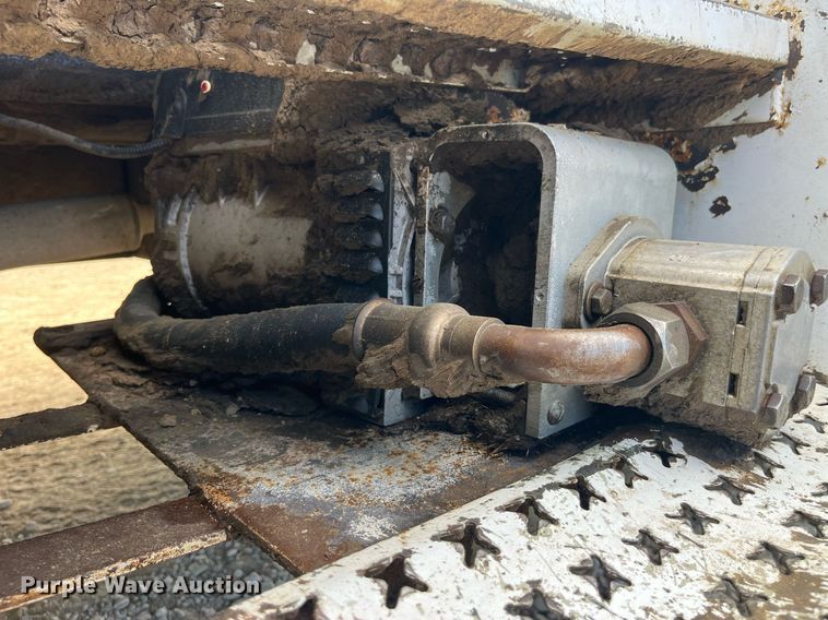 image for item MG9481 2000 GMC C7500  utility / service truck