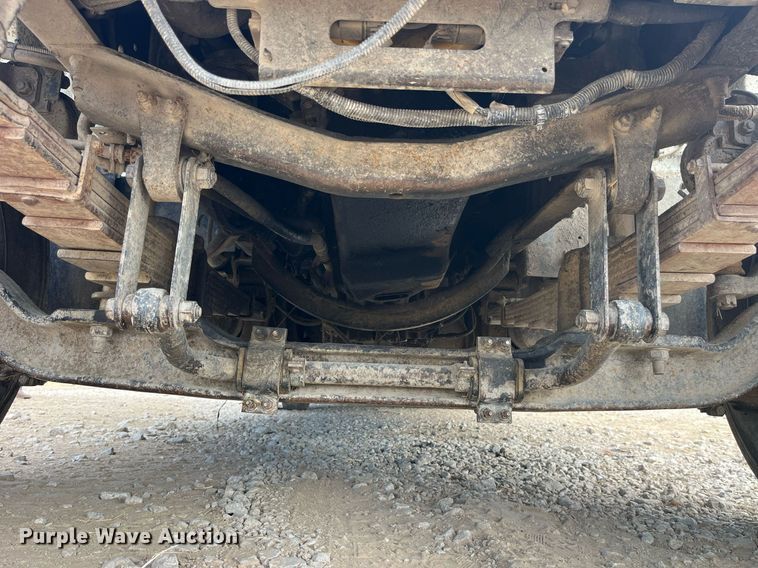 image for item MG9481 2000 GMC C7500  utility / service truck