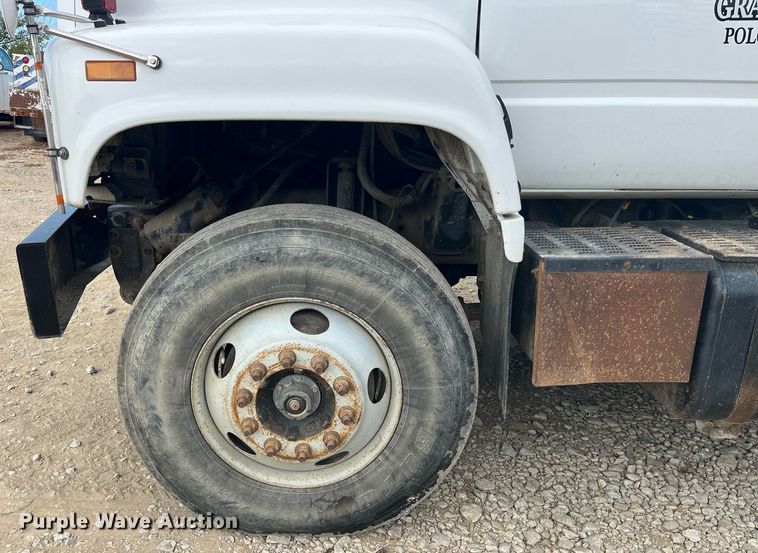 image for item MG9481 2000 GMC C7500  utility / service truck