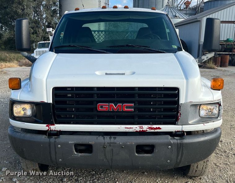 image for item MG9482 2005 GMC C5500  utility / service truck