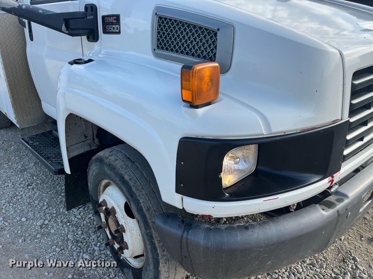 image for item MG9482 2005 GMC C5500  utility / service truck
