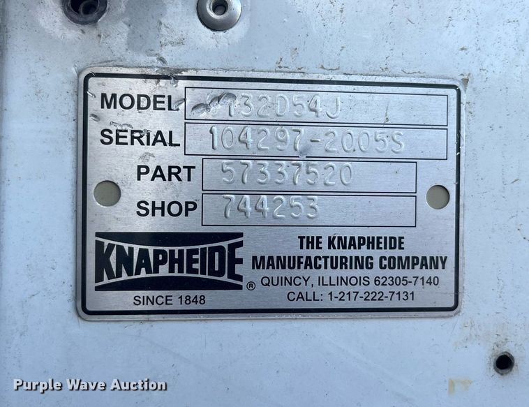 image for item MG9482 2005 GMC C5500  utility / service truck