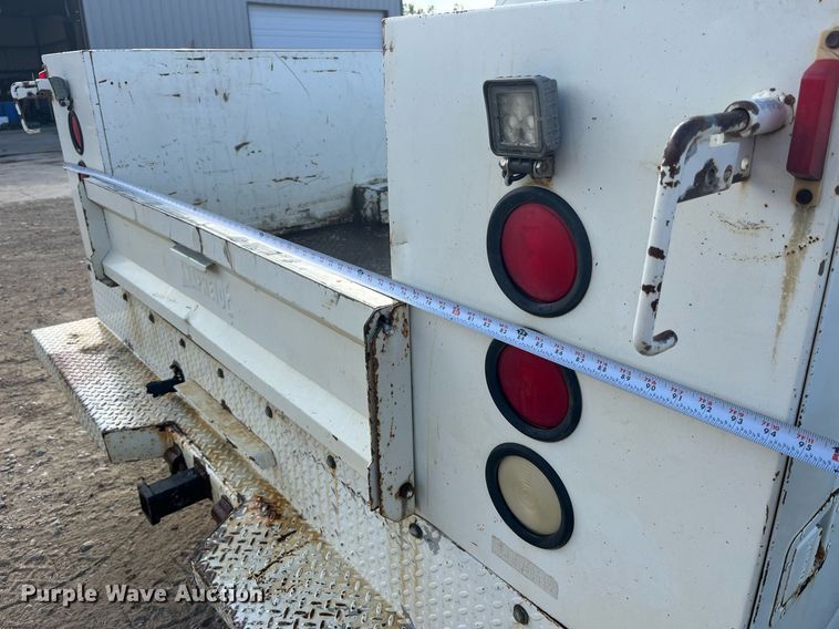 image for item MG9482 2005 GMC C5500  utility / service truck