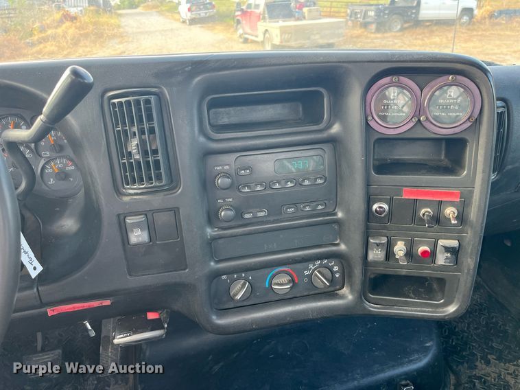 image for item MG9482 2005 GMC C5500  utility / service truck