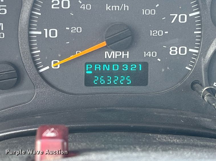 image for item MG9482 2005 GMC C5500  utility / service truck