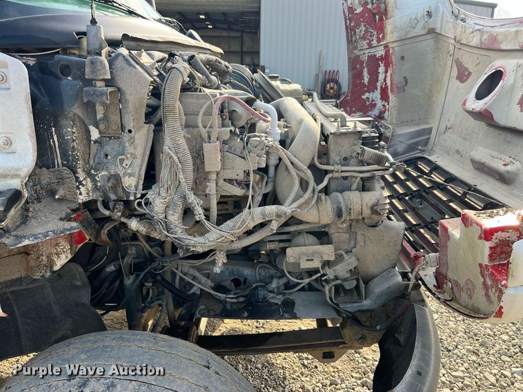 image for item MG9482 2005 GMC C5500  utility / service truck