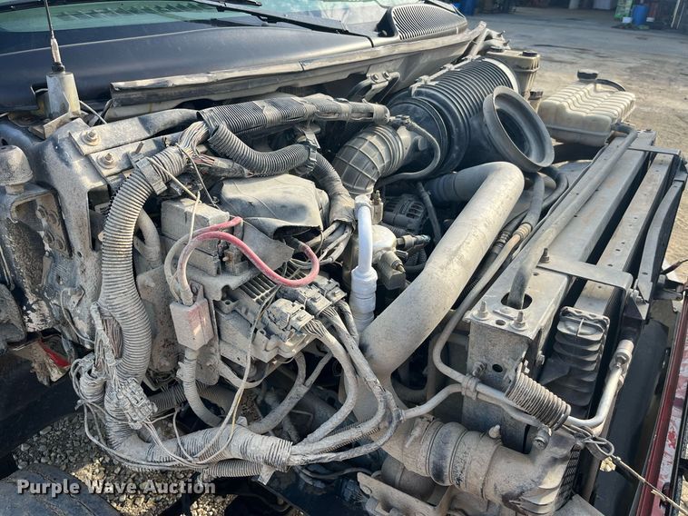 image for item MG9482 2005 GMC C5500  utility / service truck