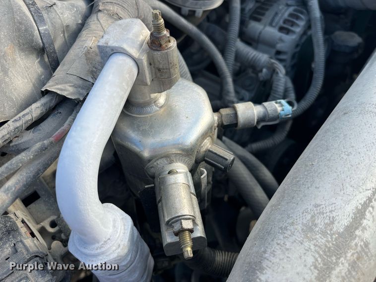 image for item MG9482 2005 GMC C5500  utility / service truck