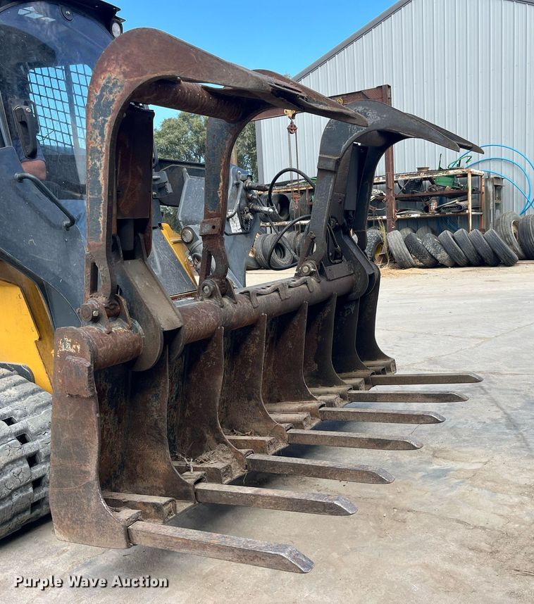 image for item MG9483 79" W skid steer grapple bucket