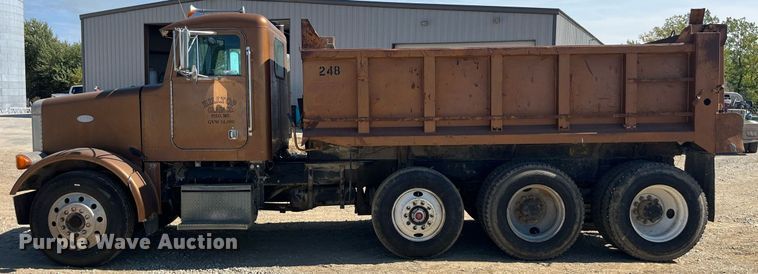 image for item MG9485 1994 Peterbilt 378  dump truck