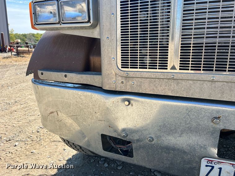 image for item MG9485 1994 Peterbilt 378  dump truck