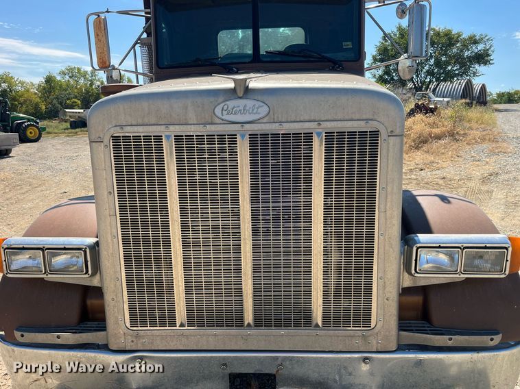 image for item MG9485 1994 Peterbilt 378  dump truck