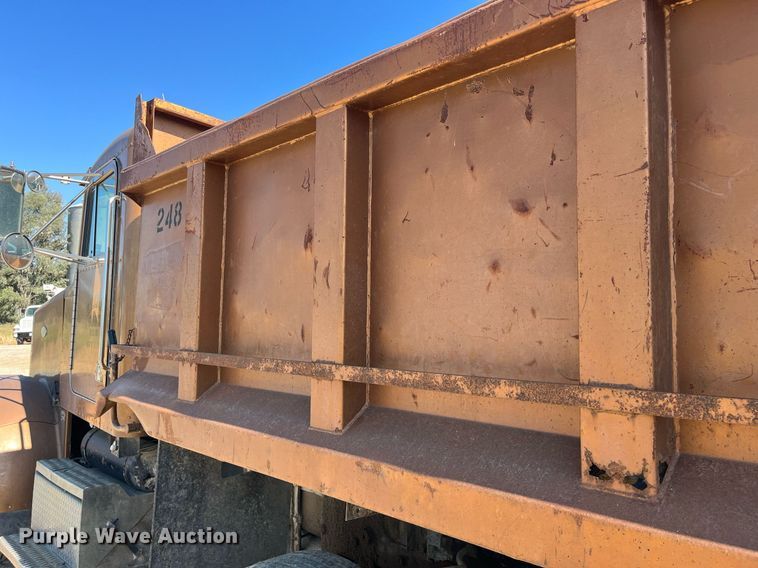 image for item MG9485 1994 Peterbilt 378  dump truck