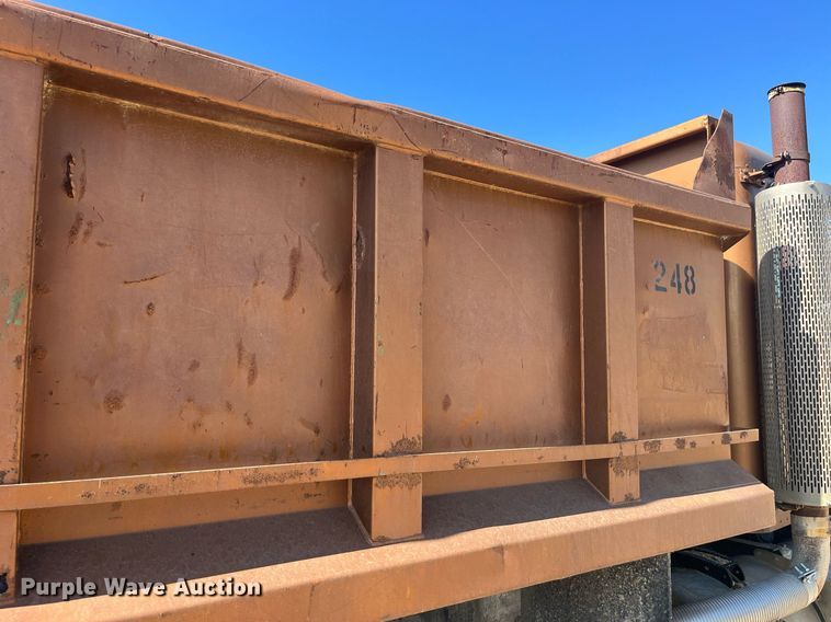 image for item MG9485 1994 Peterbilt 378  dump truck