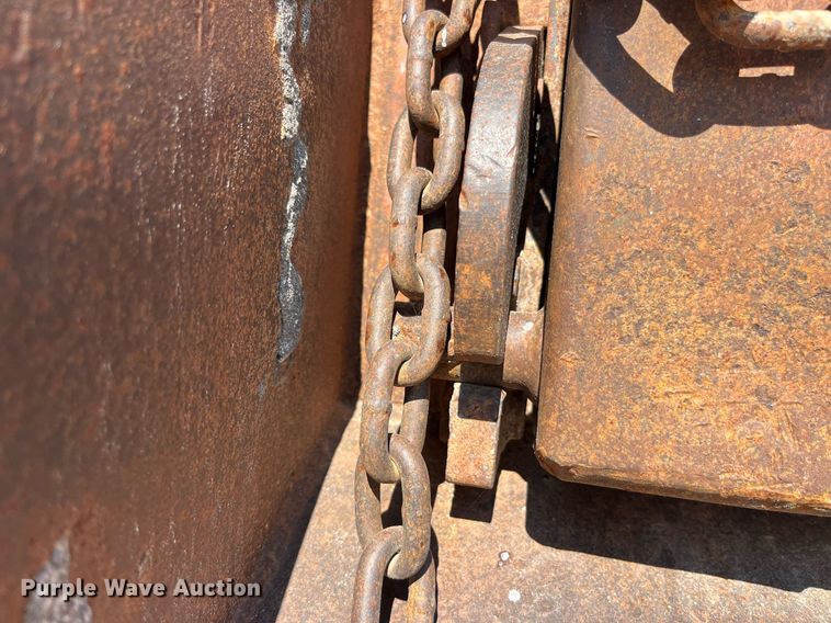 image for item MG9485 1994 Peterbilt 378  dump truck