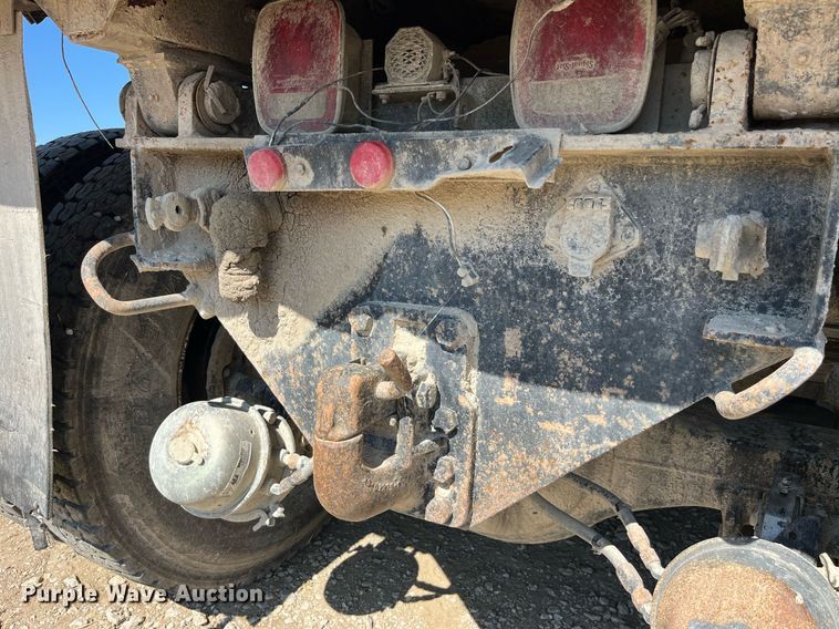 image for item MG9485 1994 Peterbilt 378  dump truck