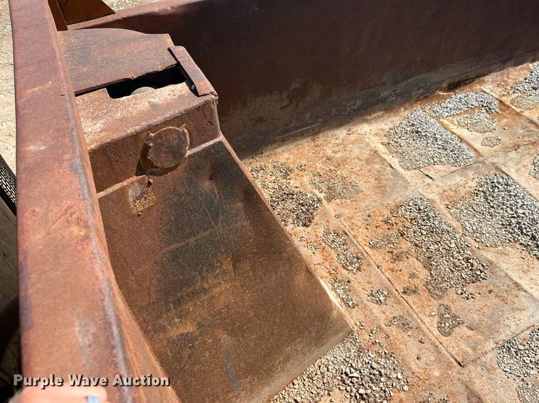 image for item MG9485 1994 Peterbilt 378  dump truck