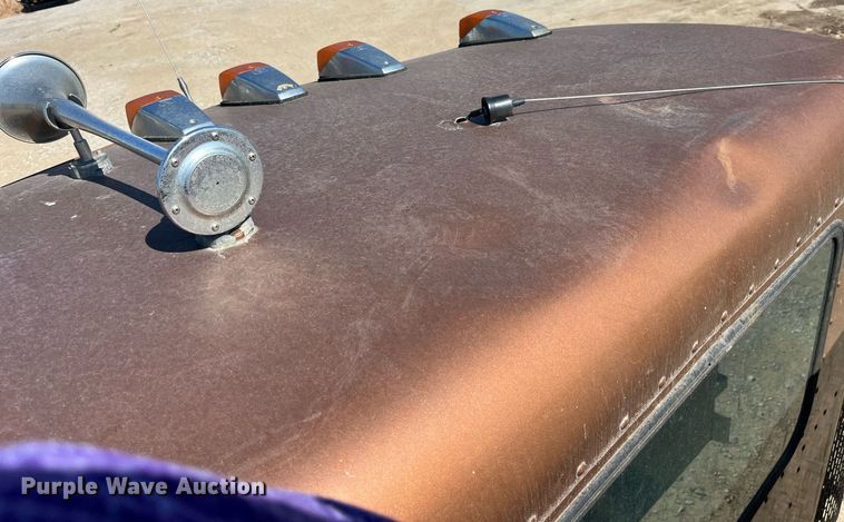 image for item MG9485 1994 Peterbilt 378  dump truck