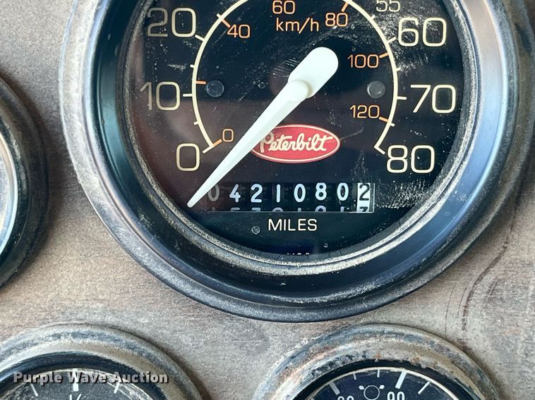 image for item MG9485 1994 Peterbilt 378  dump truck