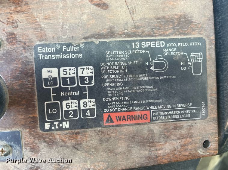 image for item MG9485 1994 Peterbilt 378  dump truck