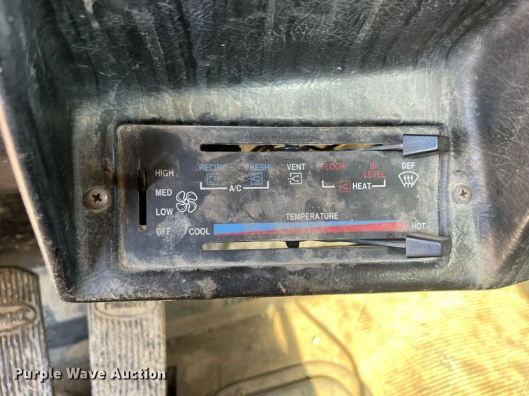 image for item MG9485 1994 Peterbilt 378  dump truck