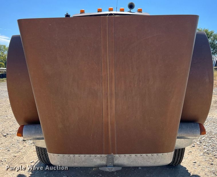 image for item MG9485 1994 Peterbilt 378  dump truck