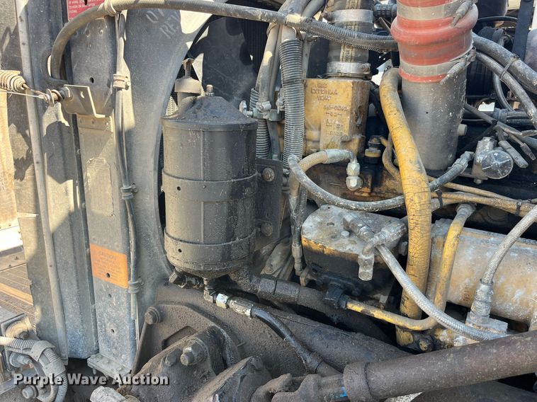 image for item MG9485 1994 Peterbilt 378  dump truck