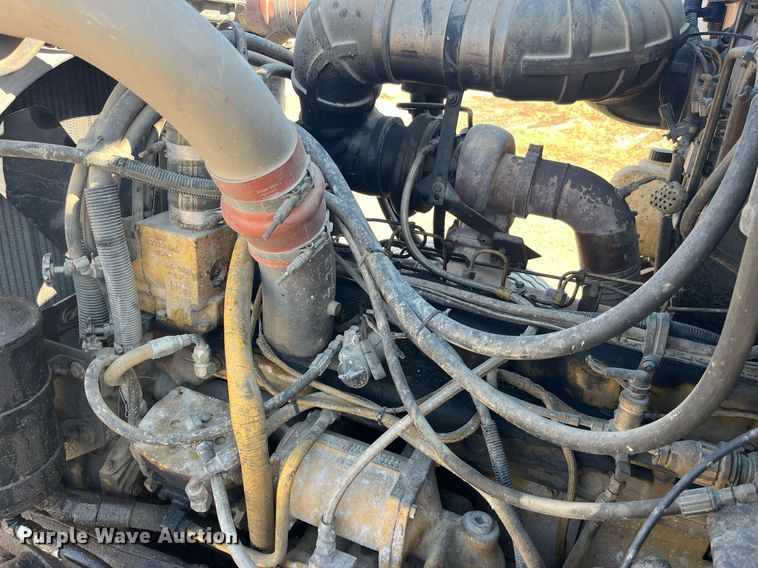 image for item MG9485 1994 Peterbilt 378  dump truck