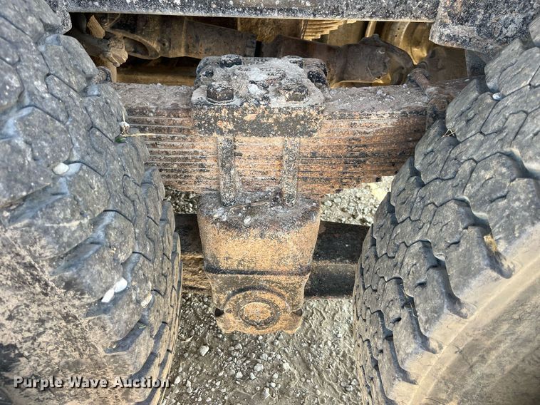 image for item MG9485 1994 Peterbilt 378  dump truck