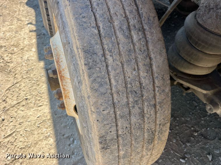 image for item MG9485 1994 Peterbilt 378  dump truck