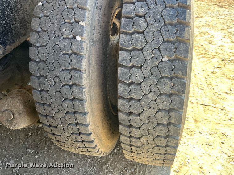 image for item MG9485 1994 Peterbilt 378  dump truck