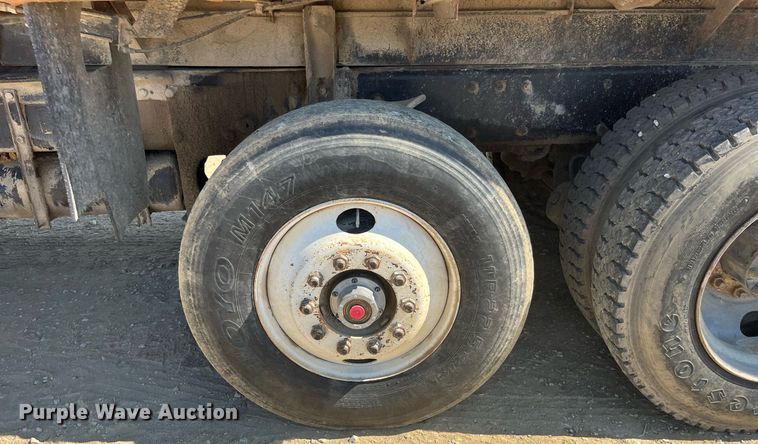 image for item MG9485 1994 Peterbilt 378  dump truck