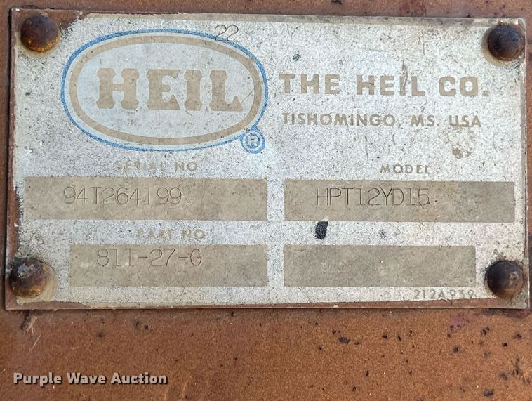 image for item MG9485 1994 Peterbilt 378  dump truck