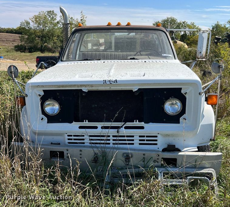 image for item MG9486 1988 GMC  utility / service truck