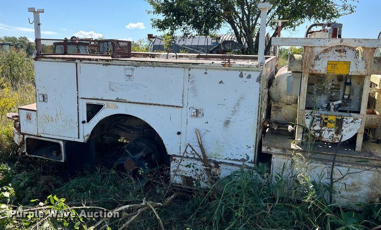 image for item MG9486 1988 GMC  utility / service truck