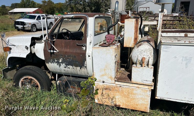 image for item MG9486 1988 GMC  utility / service truck